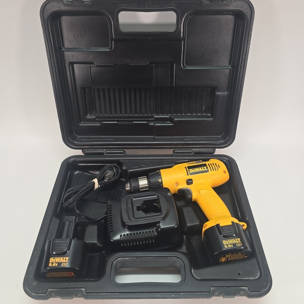 Dewalt DW952 9.6V Cordless Drill Adjustable Clutch 3/8" w/ Charger 2 Batteries